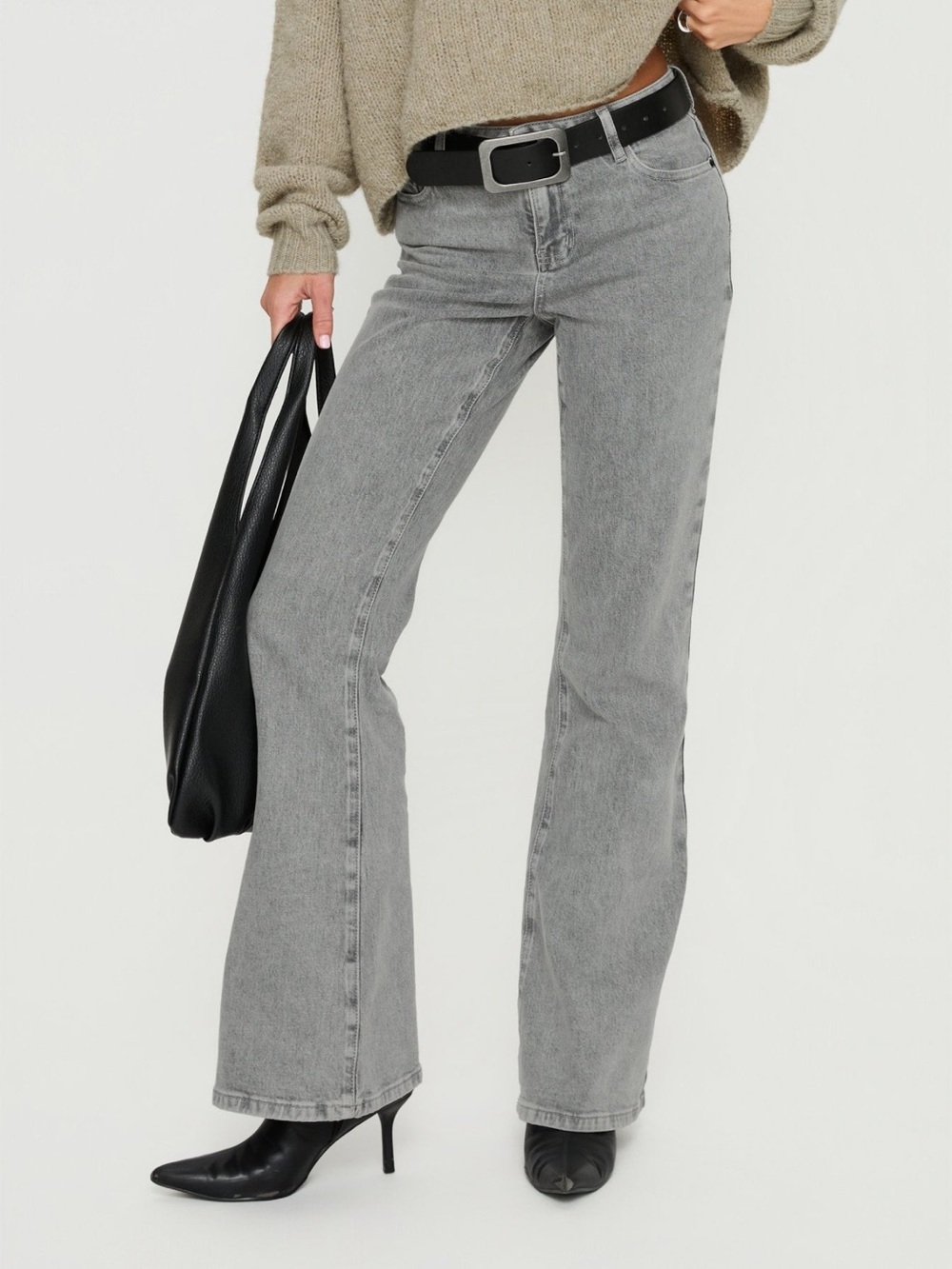 Mid Rise Bootleg Jeans in Washed Grey